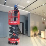 Hered-Mobile-Self-Propelled-Aerial-Work-Platform-Lift-Electric-Crawler-Scissor-Lifts-Hydraulic-Lift-Table-4.webp